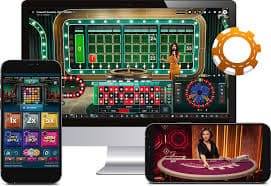 MK777 Mobile Slots APP — Myanmar ကစားသမားများ Smartphone မှ Slots ကစားနေသောမြင်ကွင်း